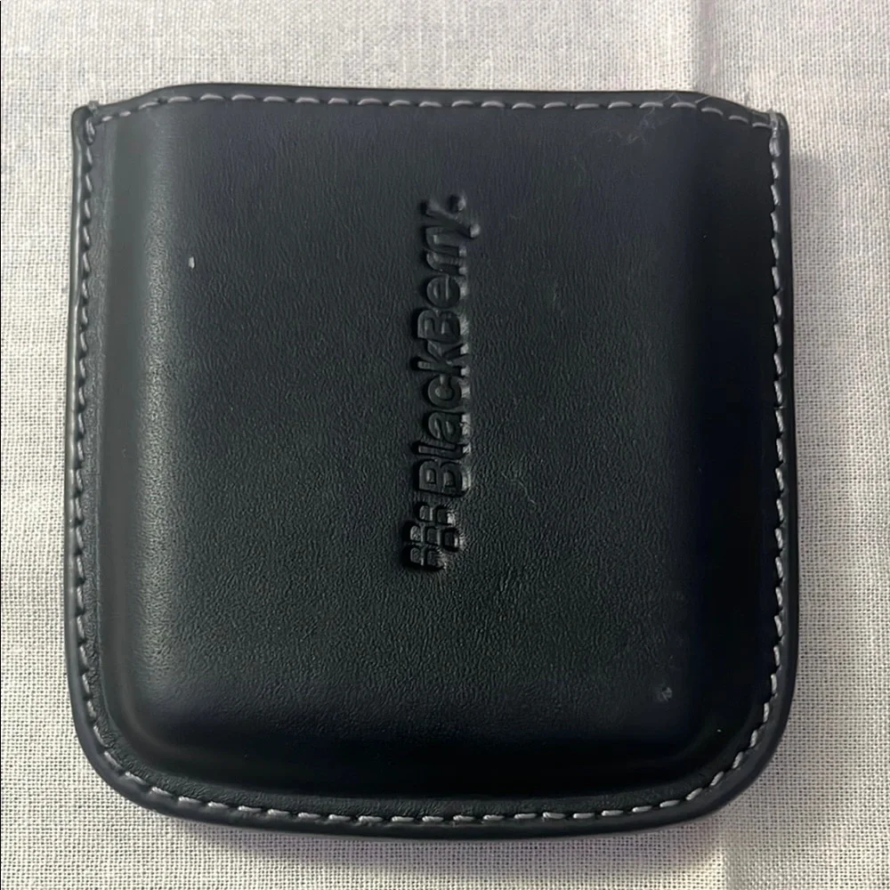 Black Leather BlackBerry Pouch Set